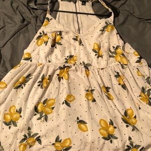 Torrid Size 1 Lemon Tank